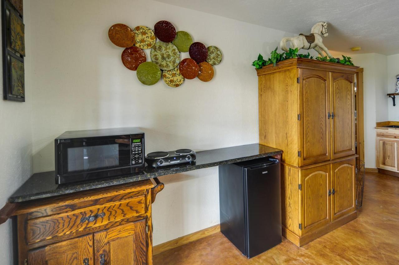 Fredericksburg Retreat With Private Hot Tub And Patio! Villa Bagian luar foto