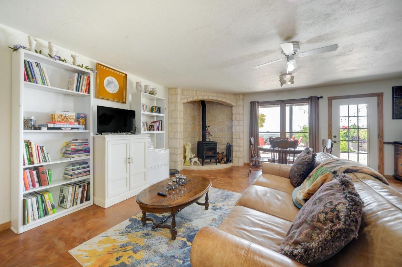 Fredericksburg Retreat With Private Hot Tub And Patio! Villa Bagian luar foto