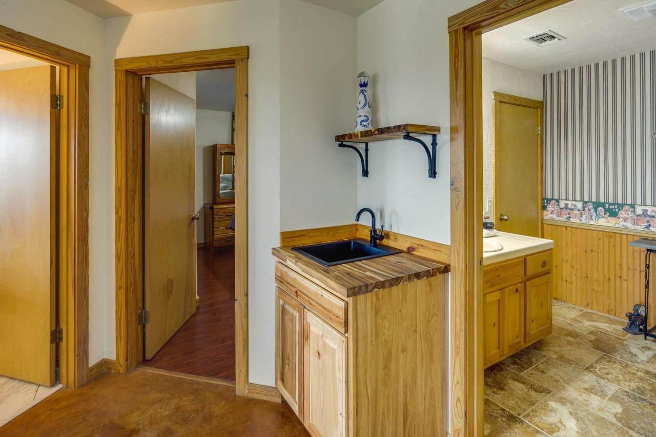 Fredericksburg Retreat With Private Hot Tub And Patio! Villa Bagian luar foto