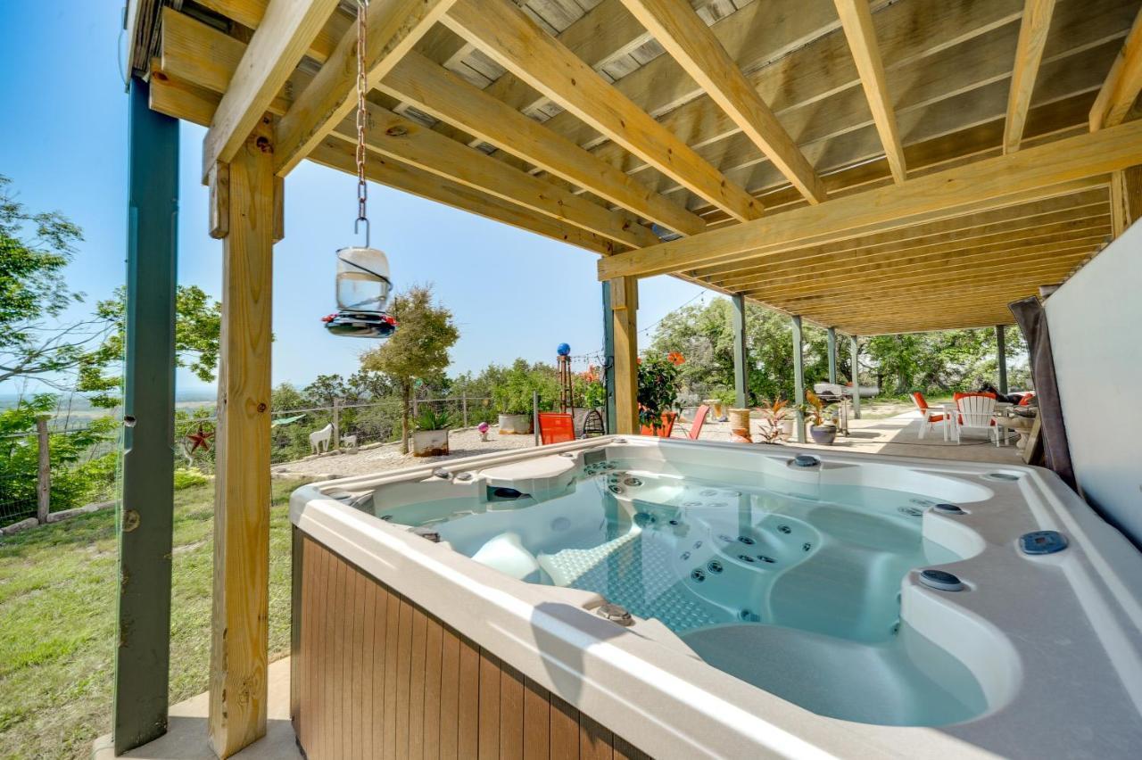 Fredericksburg Retreat With Private Hot Tub And Patio! Villa Bagian luar foto